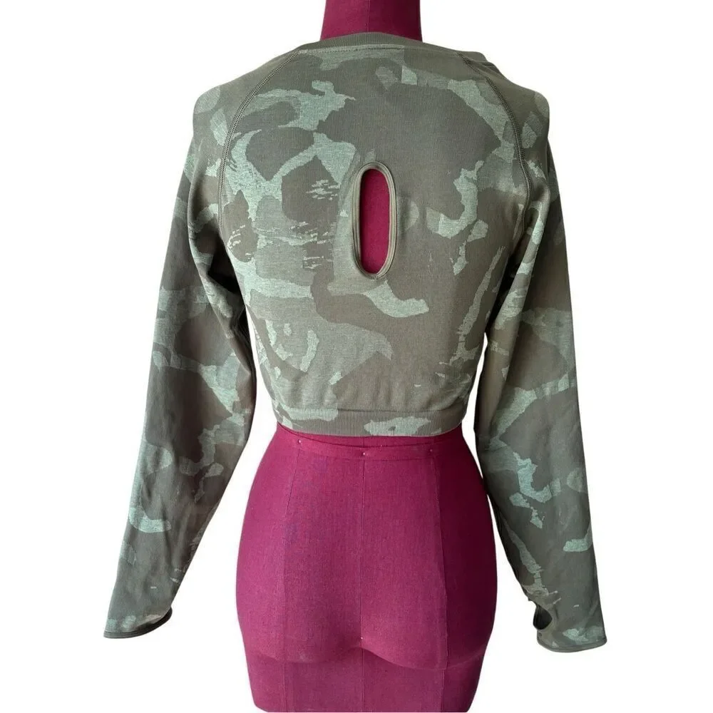 Gymshark ADAPT CAMO SEAMLESS LONG SLEEVE CROP‎ TOP size XL Green
